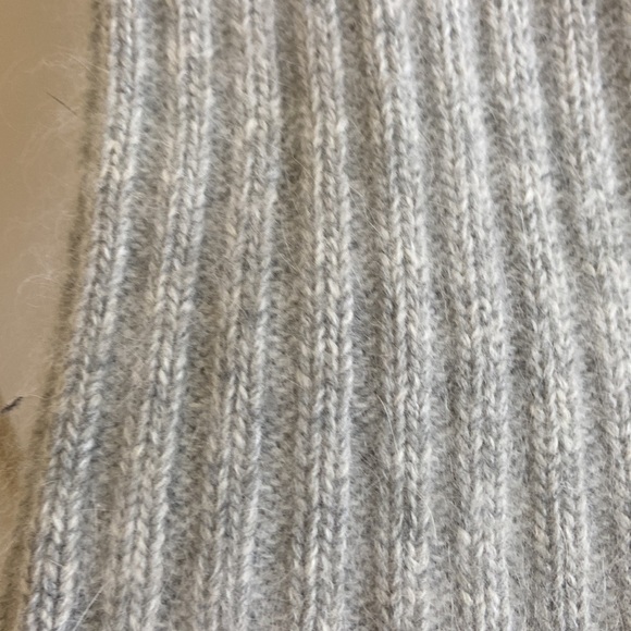 Carole Little wool blend sweater in size M - Picture 3 of 8